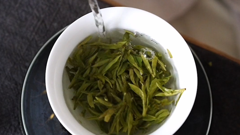 西湖龙井明前茶和雨前茶的区别_西湖龙井明前茶和雨前茶的区