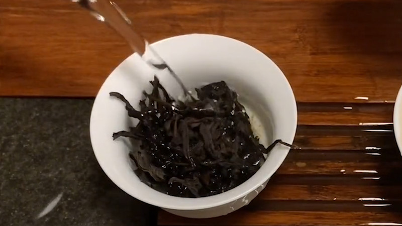 岩茶和普洱茶的区别