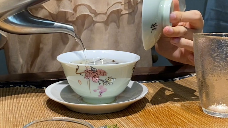 冲红茶要用多少度的水温_红茶水温多少度合适